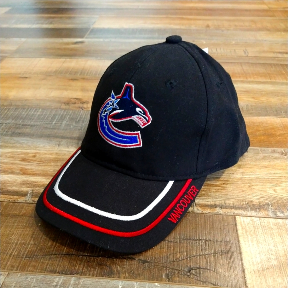 NHL Vancouver Canucks Flex Fitted Hat S/M Black New With Tags
